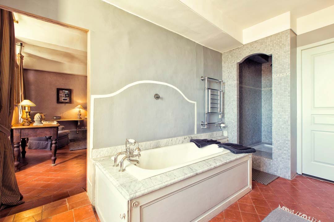 Chambre d'hôte avec Vaste salle de bains - vue sur Collioure